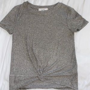 Plain grey tee w knot detailing